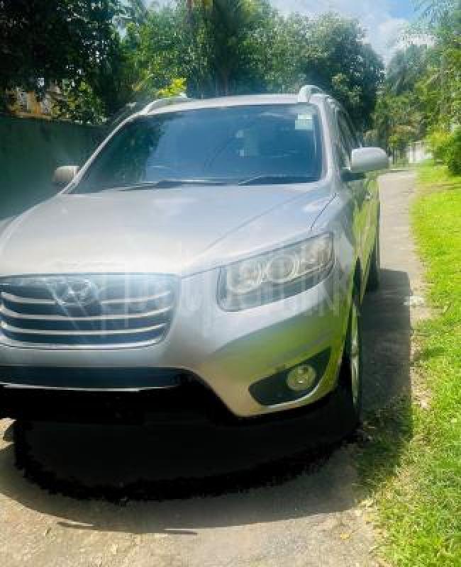Hyundai Santa Fe 2010 - භාවිතා කරන ලද SUV රථය sale in Sri Lanka - patpat.lk