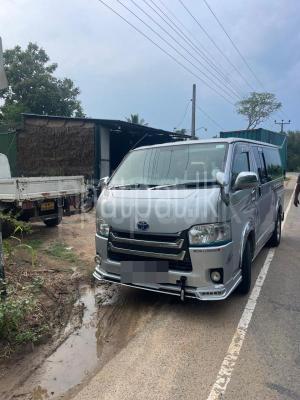 Toyota Hiace 2015