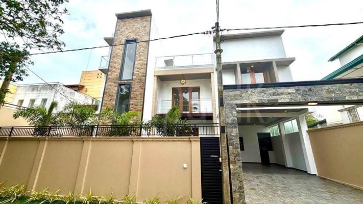 House for Sale in Boralesgamuwa