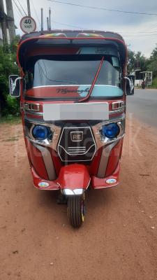 Bajaj Three Wheel 2014
