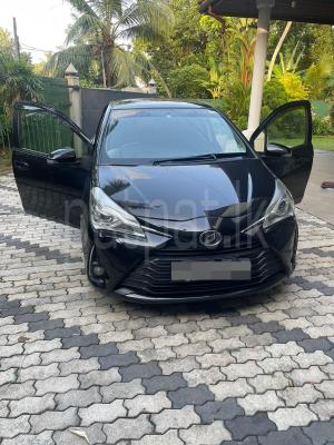 Toyota Vitz 2017 -  கார் sale in Sri Lanka - patpat.lk