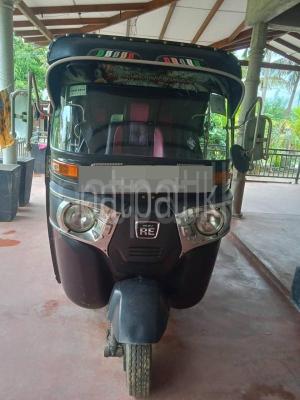 Bajaj Three Wheel 2018