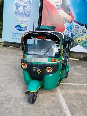 Bajaj Three Wheel 2015