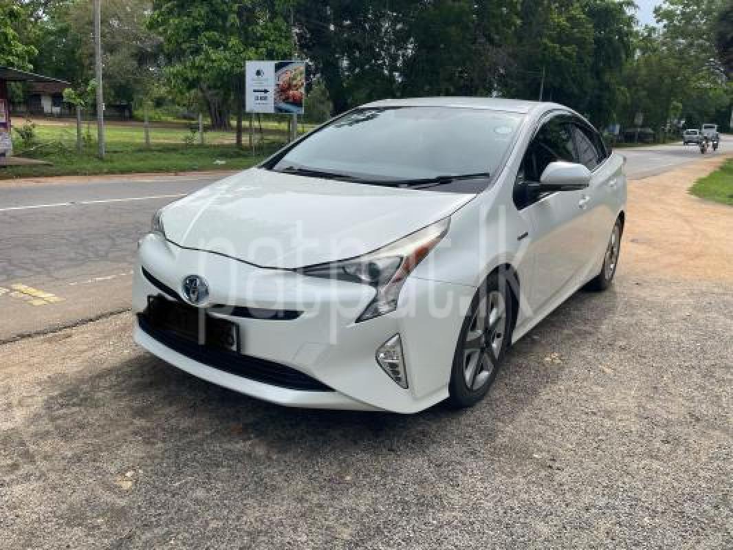 Toyota Prius 2016 - භාවිතා කරන ලද කාර් sale in Sri Lanka - patpat.lk