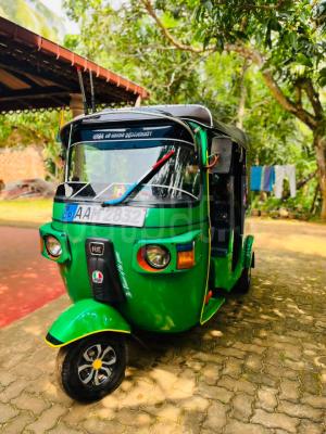 Bajaj 4 stroke 2013 -  ත්‍රිරෝද රථය sale in Sri Lanka - patpat.lk