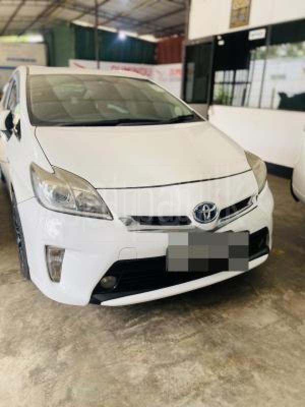 Toyota Prius 2013 - භාවිතා කරන ලද කාර් sale in Sri Lanka - patpat.lk
