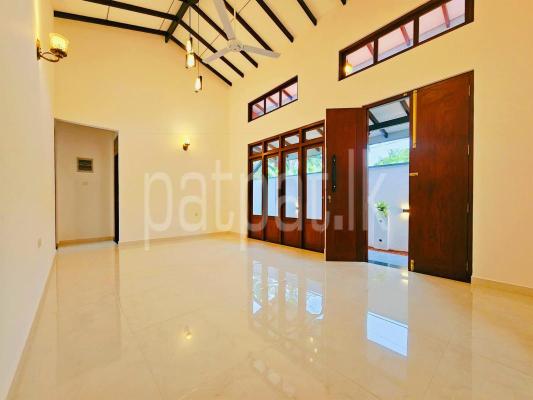 House for Sale in Athurugiriya