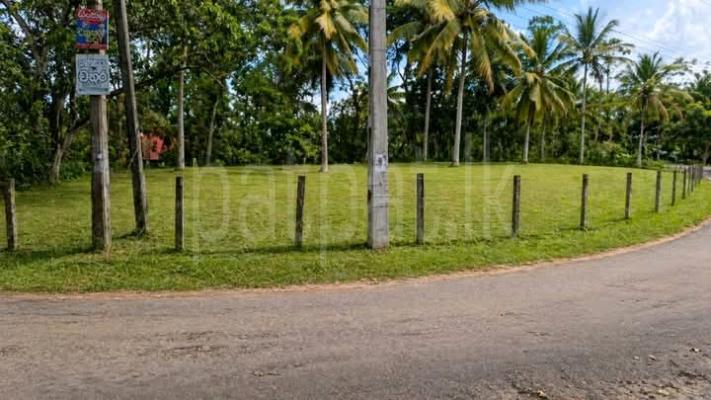 Commercial Land for Sale in Mirigama