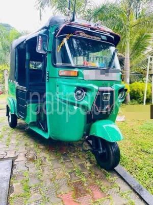 Bajaj Three Wheel 2015