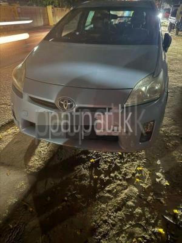 Toyota PRIUS L GRADE 2011 -  කාර් sale in Sri Lanka - patpat.lk