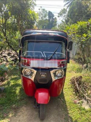 Bajaj Three Wheel 2015