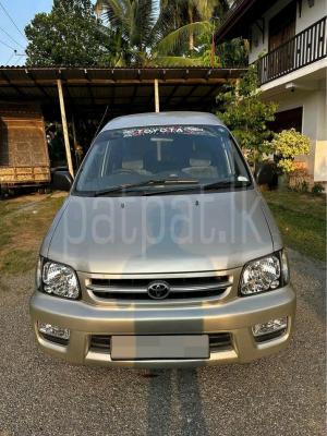 Toyota Noah 2000