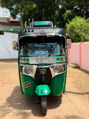 Bajaj 4 stroke 2016 - Used Three wheeler sale in Sri Lanka - patpat.lk