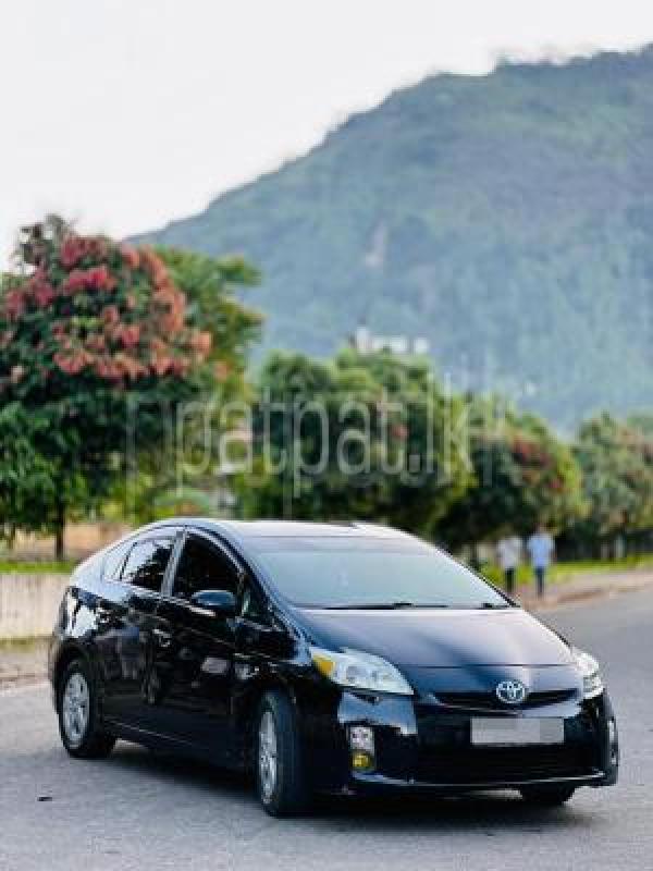 Toyota Prius 2011 - භාවිතා කරන ලද කාර් sale in Sri Lanka - patpat.lk