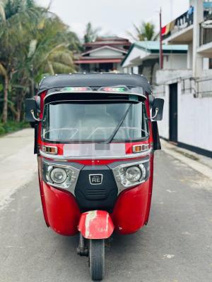 Bajaj Three Wheel 2016