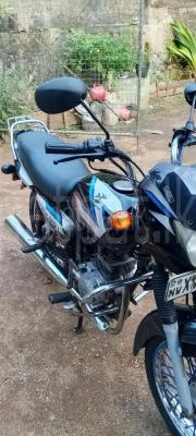 Bajaj CT100 2012