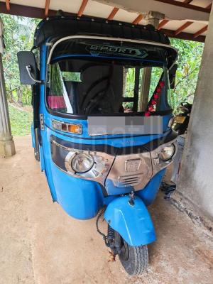Bajaj Three Wheel 2014