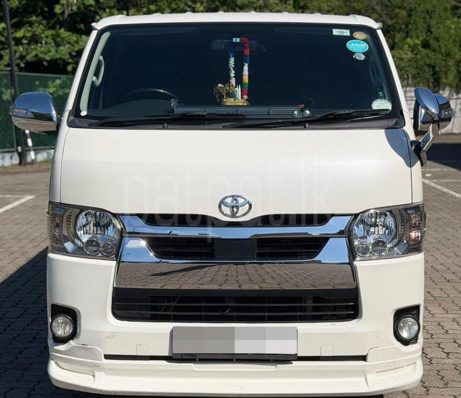 Toyota Hiace 2016 - භාවිතා කරන ලද වෑන් රථය sale in Sri Lanka - patpat.lk