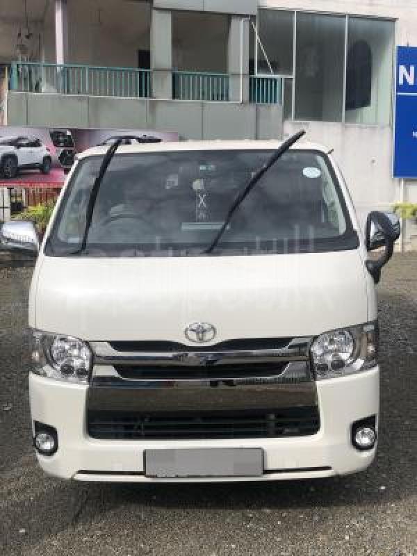 Toyota Hiace 2014 -  වෑන් රථය sale in Sri Lanka - patpat.lk