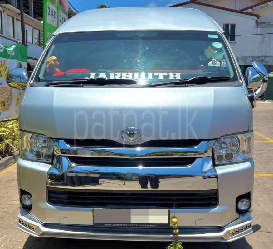 Toyota Hiace 2015 -  වෑන් රථය sale in Sri Lanka - patpat.lk