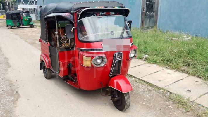 Bajaj Three Wheel 2012 - பயன்படுத்தப்பட்டது முச்சக்கர வண்டி sale in Sri Lanka - patpat.lk