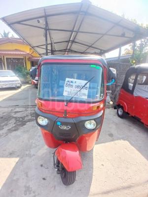 Bajaj Three Wheel 2025