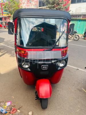 Bajaj Three Wheel 2015