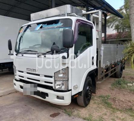 Isuzu ELF 2017