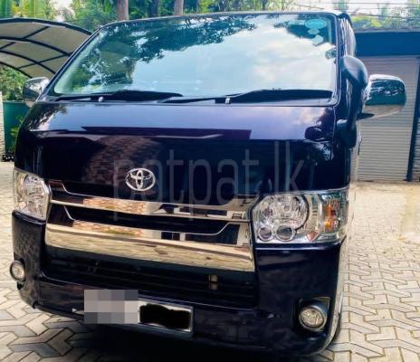 Toyota Hiace 2015