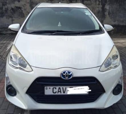 Toyota Aqua 2015 -  கார் sale in Sri Lanka - patpat.lk