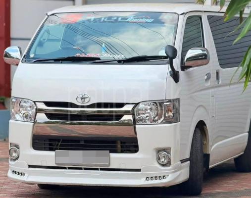 Toyota Hiace 2015
