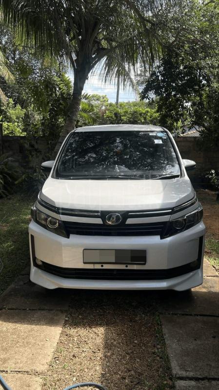 Toyota Voxy 2014 - Used Van sale in Sri Lanka - patpat.lk