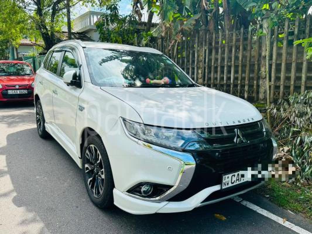 Mitsubishi Outlander 2015 - Used SUV sale in Sri Lanka - patpat.lk