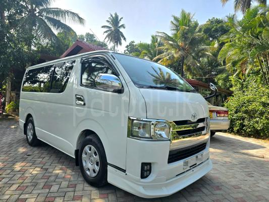 Toyota Hiace 2006 - භාවිතා කරන ලද වෑන් රථය sale in Sri Lanka - patpat.lk