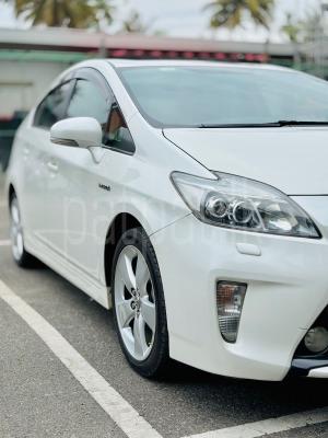 Toyota Prius 2012 - භාවිතා කරන ලද කාර් sale in Sri Lanka - patpat.lk