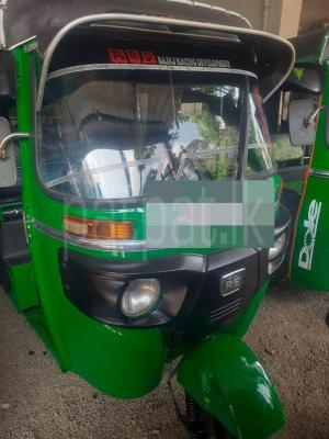 Bajaj Three Wheel 2015