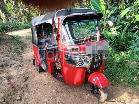 Bajaj Three Wheel 2015