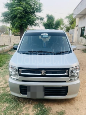 Suzuki Wagon R 2017 - භාවිතා කරන ලද කාර් sale in Sri Lanka - patpat.lk