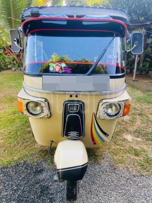 Bajaj Three Wheel 2011