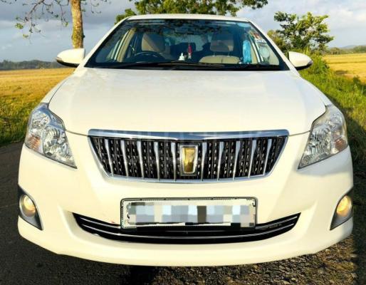 2013 Toyota Premio