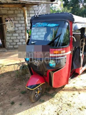 Bajaj 4 stroke 2015 - Used Three wheeler sale in Sri Lanka - patpat.lk