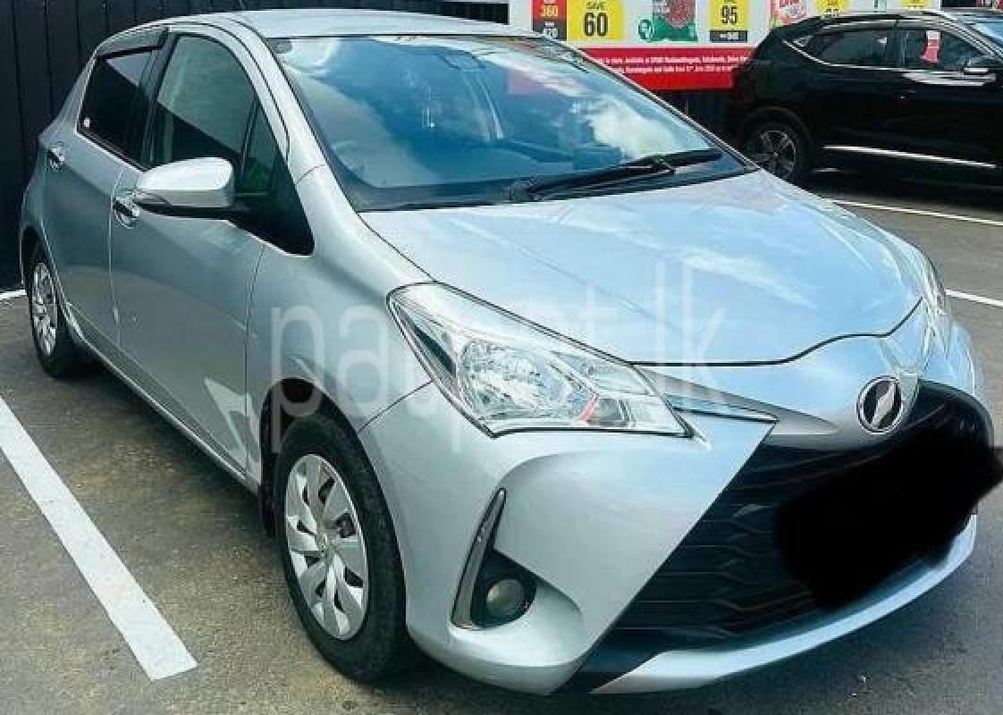 Toyota Vitz 2017 -  කාර් sale in Sri Lanka - patpat.lk