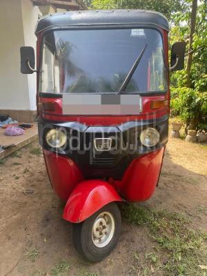 Bajaj Three Wheel 2015 - பயன்படுத்தப்பட்டது முச்சக்கர வண்டி sale in Sri Lanka - patpat.lk