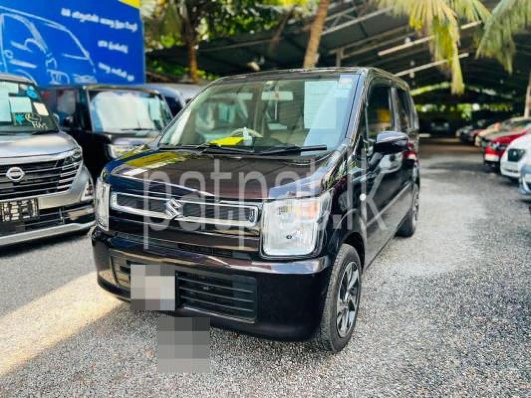 Suzuki Wagon R 2017 -  කාර් sale in Sri Lanka - patpat.lk