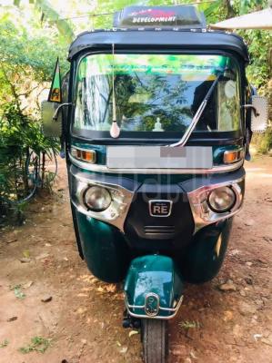 Bajaj Three Wheel 2014