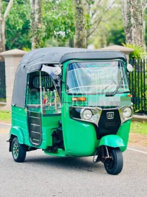 Bajaj 4 stroke 2015 - பயன்படுத்தப்பட்டது முச்சக்கர வண்டி sale in Sri Lanka - patpat.lk
