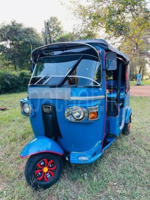 Bajaj Three Wheel 2013