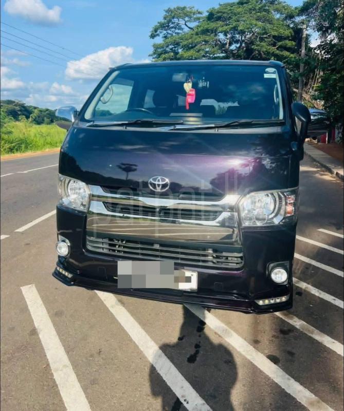 Toyota Hiace 2015 -  වෑන් රථය sale in Sri Lanka - patpat.lk