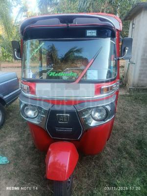 Bajaj Three Wheel 2015