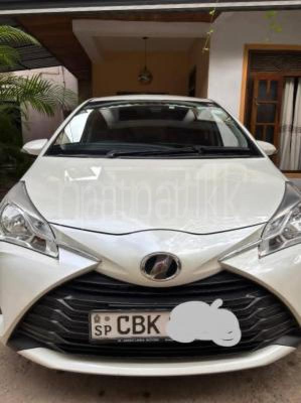 Toyota Vitz 2018 -  කාර් sale in Sri Lanka - patpat.lk